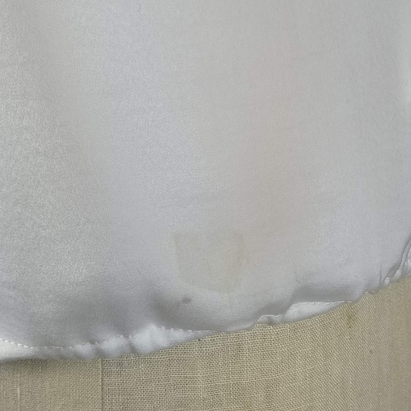 Silky white top - Picture 6 of 6